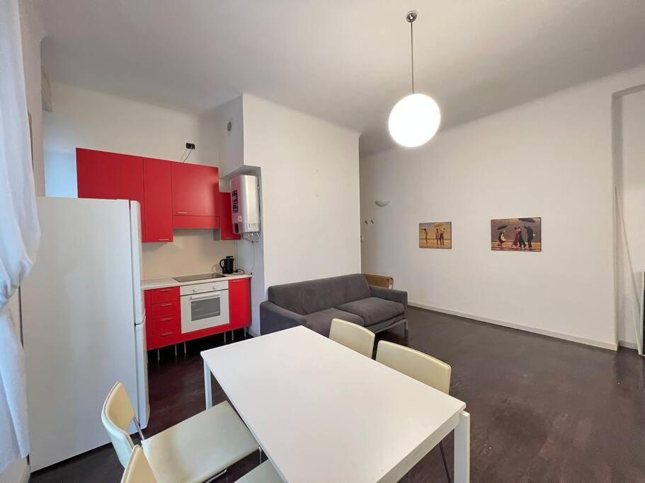 Modern Pretty Apartment Near Isola Zone Milano Ngoại thất bức ảnh